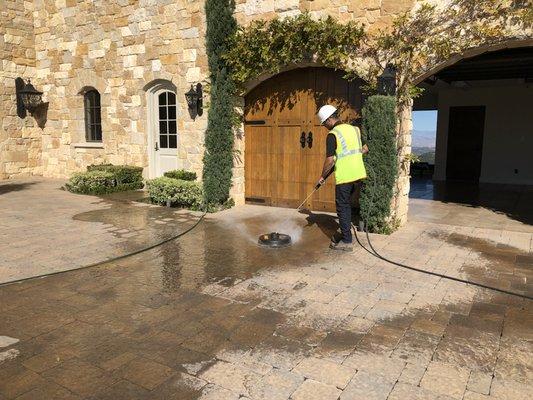 Surface washing keeping an even clean throughout the driveway.