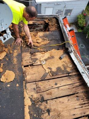 Flat Rubber roof repair