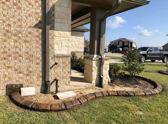 Decorative concrete border