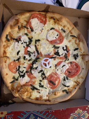 Caprese pizza