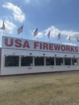 Welcome to USA Fireworks  5025 HWY 377 Aubrey, TX 76227