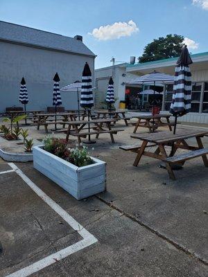 outside seating near parking