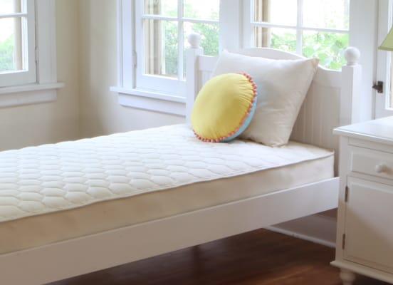 Naturepedic, Quilted Deluxe Mattress.