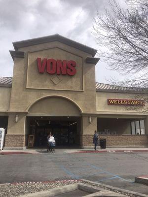 Vons on Isabella Blvd