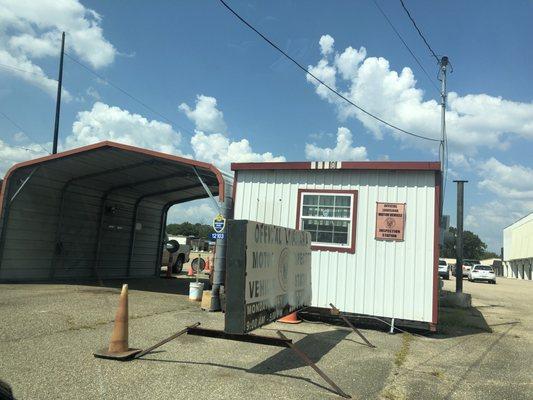 The establishment! A quick drive thru hut