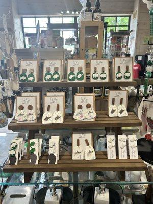 Clay Oaks Jewelry is created by Nikki Parlier, a local artisan.  The theme is West Virginia and Marshall University.