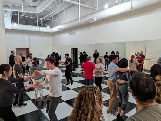 Beginner salsa classes in Los Angeles