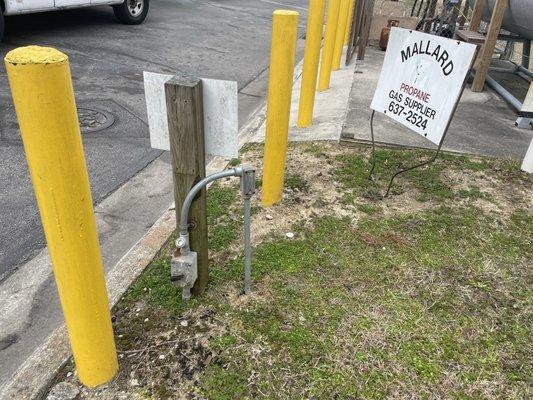 Explosion proof disconnect for propane filling station