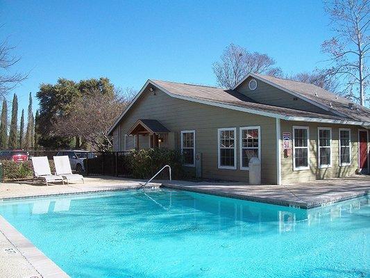 Avalon Apartments San Antonio POOL