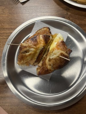 Bacon egg croissant sandwich