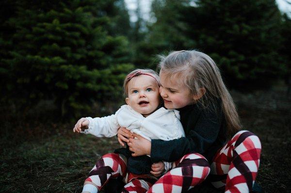 best seattle holiday mini session photographer - anna nodolf at Pfaff's tree farm