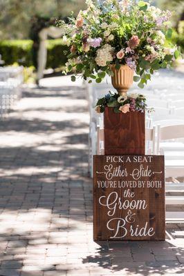 Large pedestal arrangement for ceremony