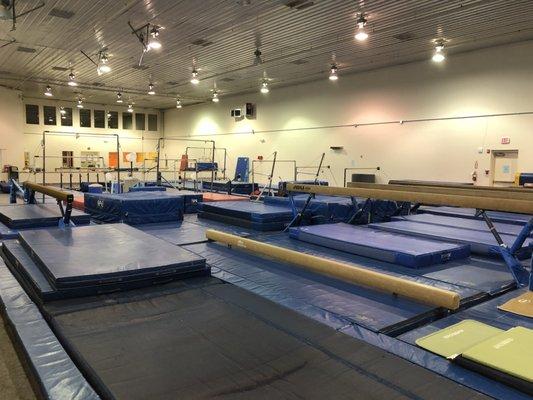 Balance beam and uneven bars