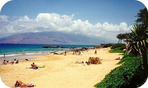 Kamaole Beach III located across the street from Aloha Dreams Condo at Hale Kamaole.