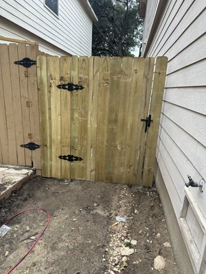 Fencing job