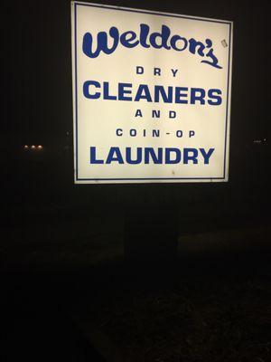 Weldons the laundry slum lords advertises there a 24hr Laundromat wrong false advertisement