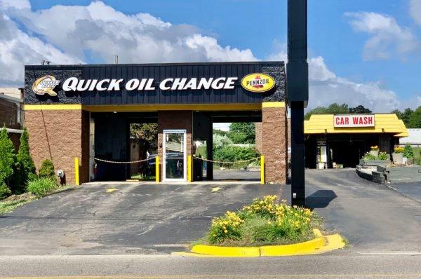 Looking for a quick and efficient oil change service in Lansing, Michigan? Performance Plus Quick Oil Change.