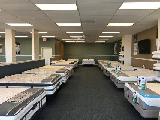 American Mattress - 1920 N Richmond Rd, Rt 31, McHenry, IL - Inside View