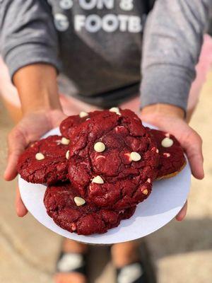 Red velvet cheesecake STUFFED cookie