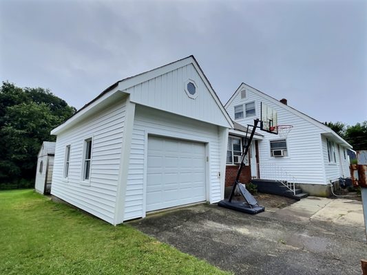 New vinyl siding in Somerset, MA