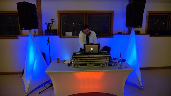 DJ Meglados prepped for a night of funkin' pure grooves; #team_itge #itge_djpablo