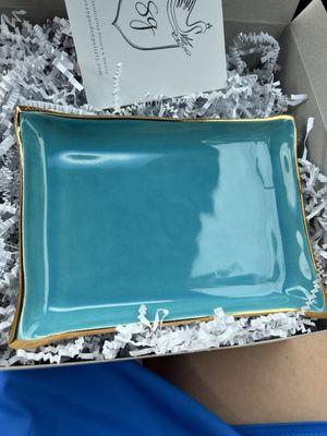 Tray in the packaging.