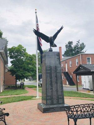 Monument in the Courthouse courtyard