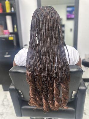 Knotless french curl box braids 1B/27