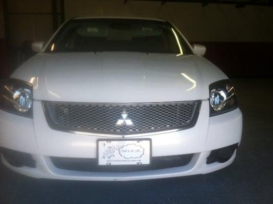 2011 Mitsubishi Galant FE w/ 85k Miles. White with Gray Interior. Easy Financing Available. Please call or come by!