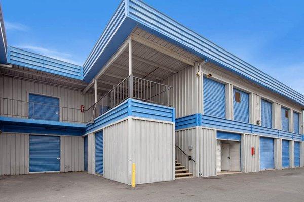 self storage facility, harbor city, ca 253rd st exterior units and staircase