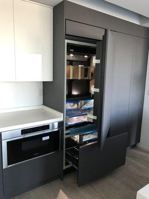 Pantry with Legarbox inner drawer system