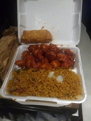 Very good General Tso Combination Dinner. Comes with fried rice and egg roll for less than $7.