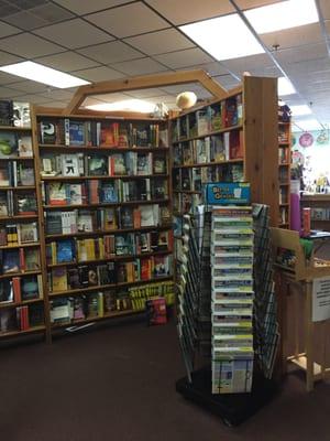 Annie's Book Stop of Raynham -- 575 South Street W, @ New State Highway / Route 44 Junction, Raynham               Interior