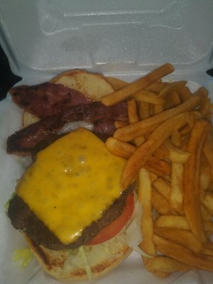 Bacon Cheeseburger with fries