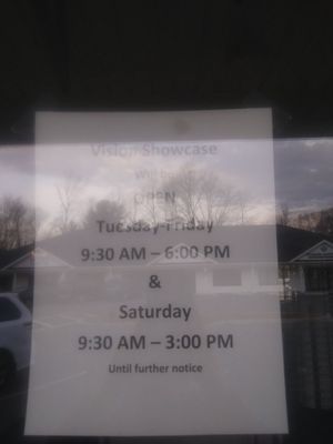 The sign up on the door window stating hours of operation. I had arrived around 4:40-4:45 pm, Thursday March 11, 2021.