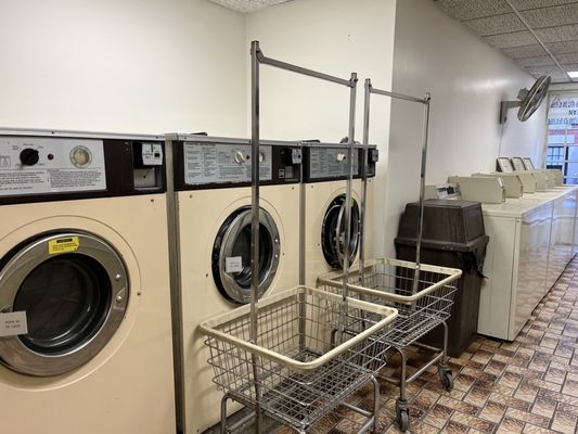 West Cedar Dry Clean & Laundry