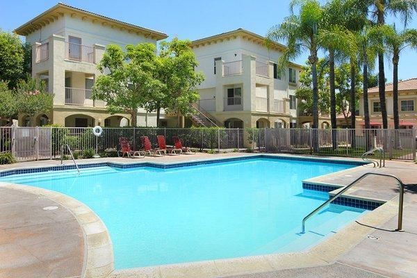 Courtyard Apartment Homes