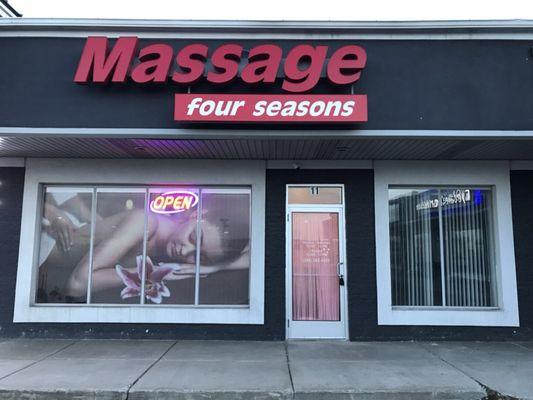 Massage Four Seasons Tel:248-242-4383 9135 Highland Rd,White Lake, MI 48386 Open 10:00 am -10:00 pm