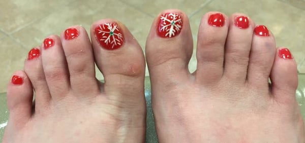 Holiday toenails