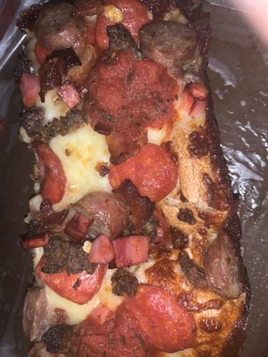 Meatzza pizza