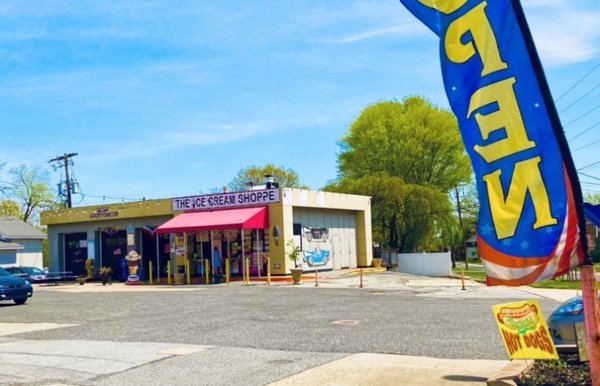 Ice Cream Shoppe storefront