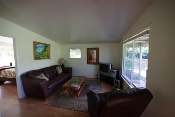 tradewinds cottage living room