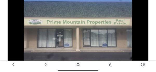 PRIME MOUNTAIN PROPERTIES 
807 b Dolly Parton
SEVIERVILLE TN  37876