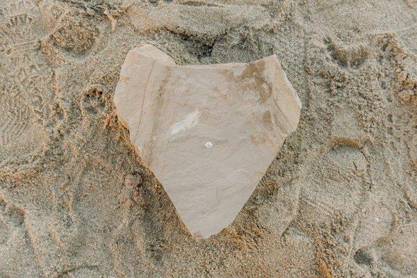 Engagement photo detail on the beach | 1985Luke Photography