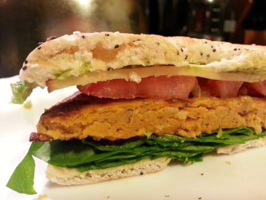 Lo-Cal Everything Bagel Salmon Burger + Spinach X Smoked Gouda