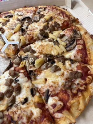 Sausage toppings with mushrooms and pineapple