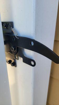 Double lockable gate latch