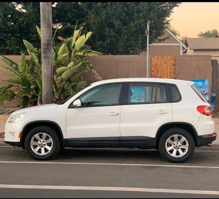 VW Tiguan with new Timing chain, tensioners and Gaskets, also new intake manifold + sensors. New Headliner also.