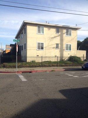 FOUR UNIT BUILDING SOLD IN NORTH OAKLAND