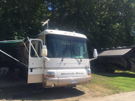 Double windshield replacement on a Dutch star motorhome